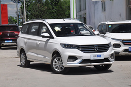 2018款 宝骏360 1.5L 手动精英型