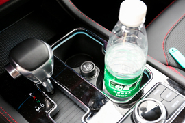 2018款 北京汽车 BJ40 PLUS 2.3T 自动四驱旗舰版