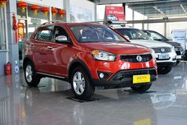 2014款双龙柯兰多2.0L汽油两驱豪华导航版