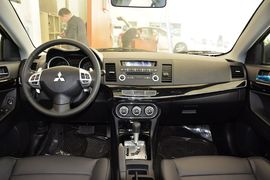 2013款三菱翼神致尚版1.8L CVT豪华型