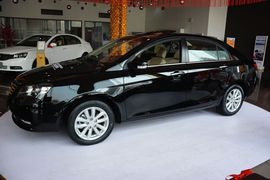 2013款吉利帝豪EC7 1.8L手动尊贵型