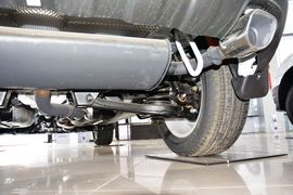 2014款双龙柯兰多2.0L汽油四驱豪华导航版