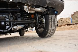 2014款双龙爱腾2.3L两驱自动精英汽油版