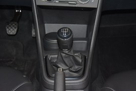2013款大众全新桑塔纳1.6L手动舒适版