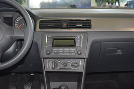 2013款大众全新桑塔纳1.6L手动舒适版