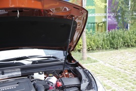 2018款凯迪拉克XT4 28T 四驱铂金运动型