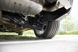 2018款凯迪拉克XT4 28T 四驱铂金运动型