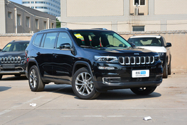 2018款Jeep大指挥官 2.0T 臻享版 7座