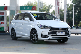 2017款比亚迪宋MAX  1.5T手动智联豪华型 7座