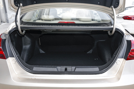 2018款吉利帝豪 1.5L 手动向上互联版