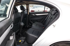 2018款吉利帝豪 1.5L 手动豪华型