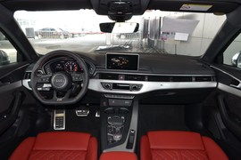 2018款奥迪S4 3.0TFSI 自动