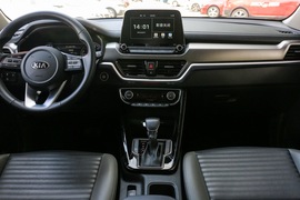 2018款起亚智跑 2.0L 自动智享豪华版