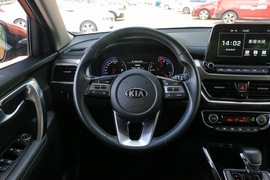 2018款起亚智跑 2.0L 自动智享豪华版