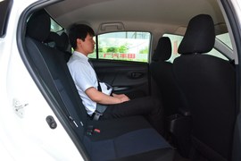 后排空间