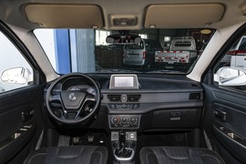 2018款东风风光 330S 1.5L手动精典版