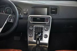 2014款沃尔沃S60L 2.0T智远版