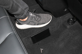 2018款奇瑞艾瑞泽GX 1.5T 自动睿色版