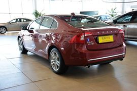 2014款沃尔沃S60L 2.0T智远版