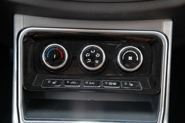 2019款奔腾X40 1.6L 手动互联智酷型