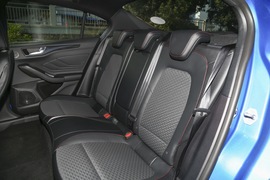 2019款福特福克斯 三厢 EcoBoost 180 自动ST Line