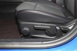 2019款福特福克斯 三厢 EcoBoost 180 自动ST Line