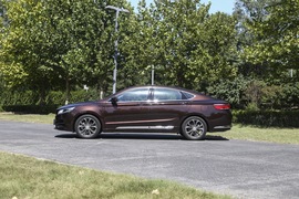 2018款吉利博瑞GE 1.5T MHEV 耀尊版