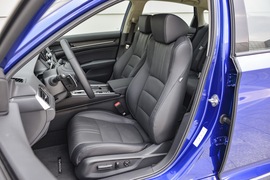 2018款本田雅阁 锐·混动 2.0L 锐尊版