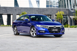 2018款本田雅阁 锐·混动 2.0L 锐尊版