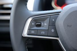 2019款比亚迪秦Pro 1.5TI 自动智联锋耀型