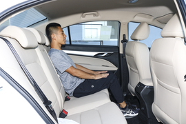 2018款吉利新帝豪 1.5L CVT豪华版