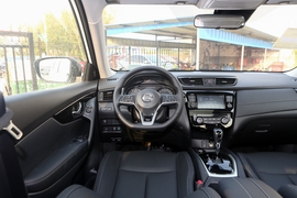 2019款日产奇骏 2.0L CVT舒适版 2WD