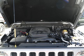 2018款 Jeep牧马人 2.0T Sahara 四门版 