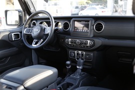 2018款 Jeep牧马人 2.0T Sahara 四门版 