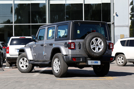 2018款 Jeep牧马人 2.0T Sahara 四门版