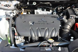 2013款三菱风迪思1.8L自动豪华型 国V