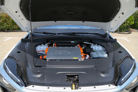 2018款蔚来ES8 创始版