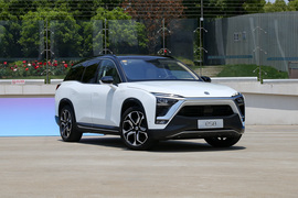 2018款蔚来ES8 创始版