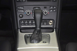 2013款沃尔沃XC90 2.5T行政升级版