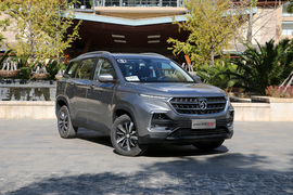 2019款宝骏530 1.5T CVT 尊贵型