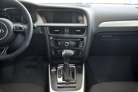 2013款奥迪A4L 35 TFSI自动标准型