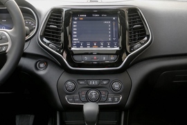 2019款Jeep自由光 2.0T 四驱探享版