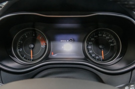 2019款Jeep自由光 2.0T 四驱探享版