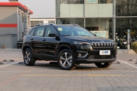 2019款Jeep自由光 2.0T 四驱探享版