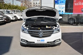 2019款宝骏730 1.5T自动DCT时尚型7座