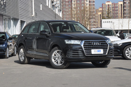 2019款奥迪Q7 45 TFSI S line运动型