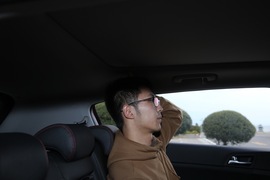 后排头部空间