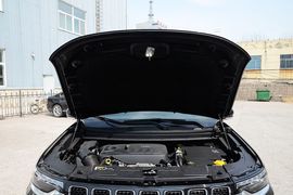2018款Jeep指挥官 2.0T 四驱智享版