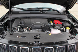 2019款Jeep指南者 220T 自动家享版