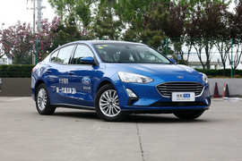 2019款福特福克斯 三厢 EcoBoost 180自动锋潮型